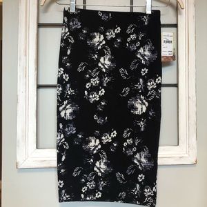 NEW Lily White Floral Pencil Skirt